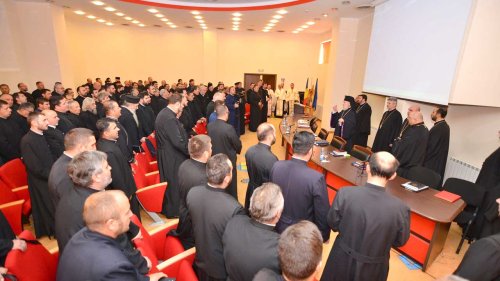 Conferință preoțească în Arhiepiscopia Târgoviștei Poza 131456