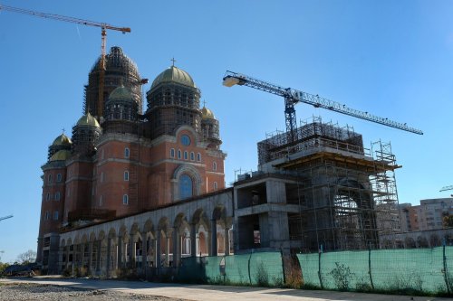 Lucrări importante la acoperișul și icoanele Catedralei Naționale