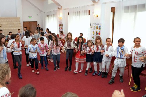 Tabără culturală pentru copii la Mănăstirea Caraiman Poza 131574