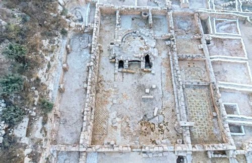 O biserică veche de 1.500 de ani a fost descoperită lângă Ierusalim Poza 131703