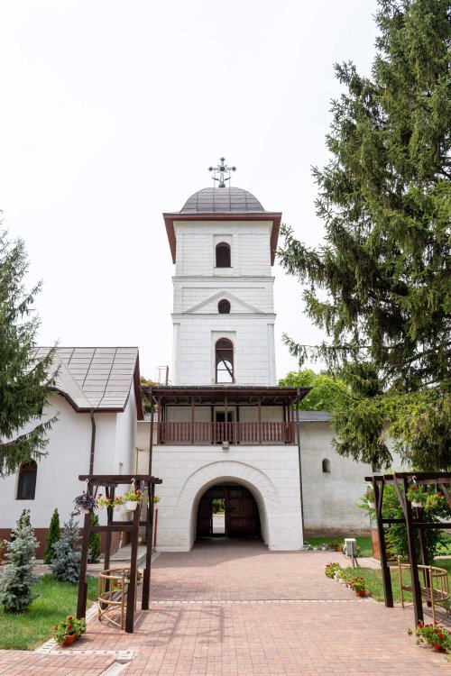 Popas la cea mai veche mănăstire din Bărăgan Poza 131659