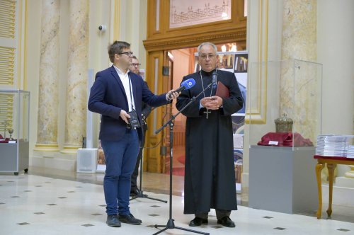 Expoziție și lansare de carte la Palatul Patriarhiei Poza 131892