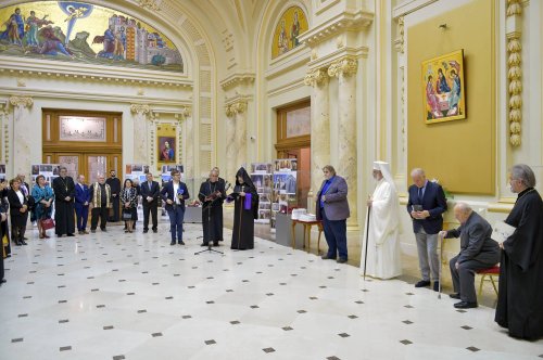Expoziție și lansare de carte la Palatul Patriarhiei Poza 131894