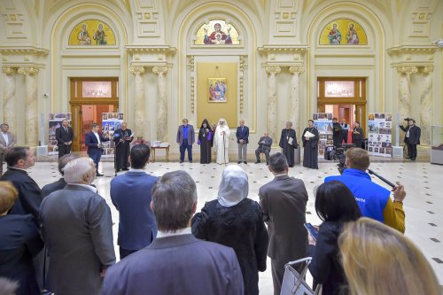 Expoziție și lansare de carte la Palatul Patriarhiei Poza 131896