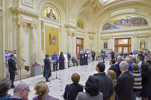 Expoziție și lansare de carte la Palatul Patriarhiei Poza 131899
