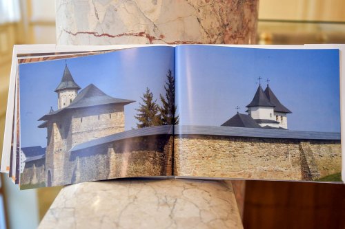 Expoziție și lansare de carte la Palatul Patriarhiei Poza 131906