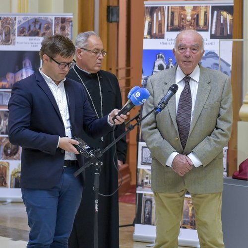 Expoziție și lansare de carte la Palatul Patriarhiei Poza 131907