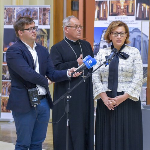 Expoziție și lansare de carte la Palatul Patriarhiei Poza 131909