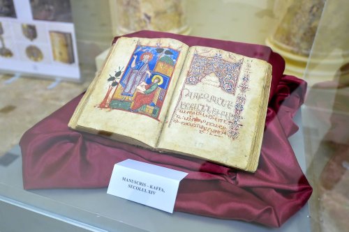 Expoziție și lansare de carte la Palatul Patriarhiei Poza 131912