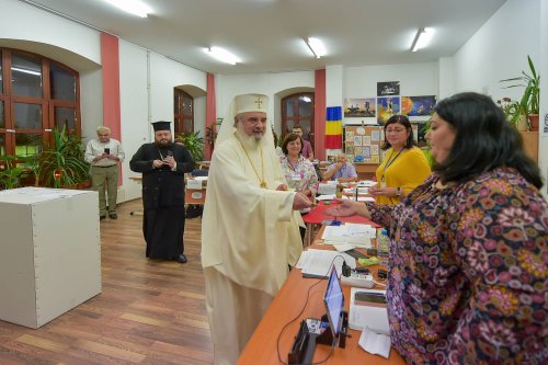 Patriarhul României a votat la Bucureşti Poza 131940