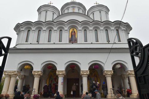Sfântul Cuvios Paisie de la Neamţ, sărbătorit în Capitală Poza 132457