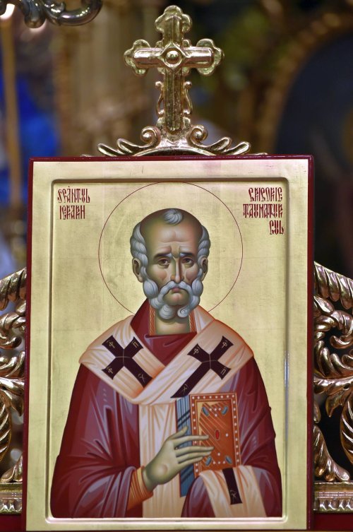 Patriarhul României a hirotonit un diacon pentru Catedrala Patriarhală Poza 132518