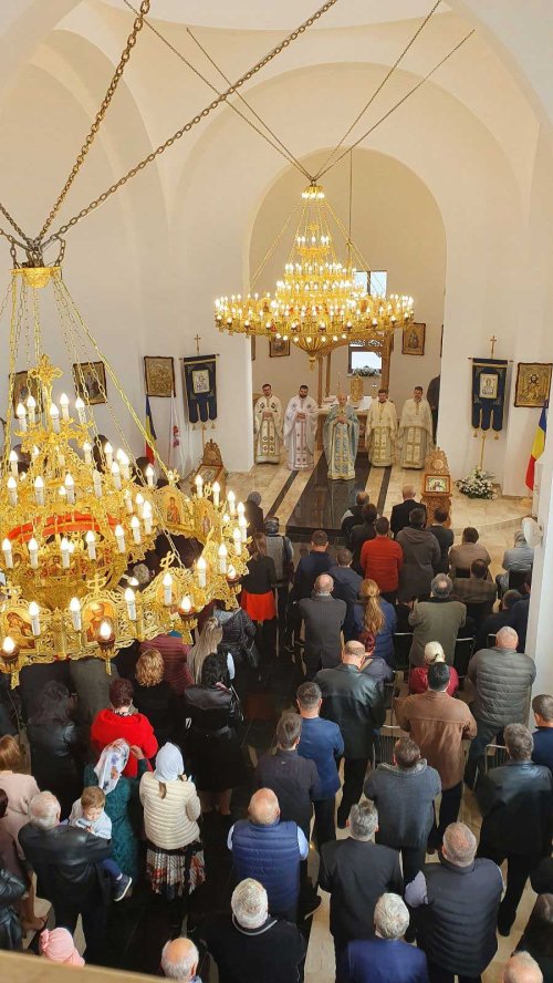 Prima Liturghie în noua biserică din Paleu, Oradea Poza 132886