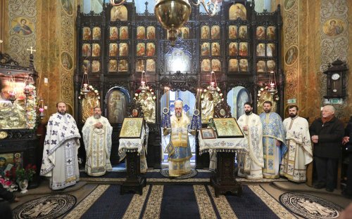 Slujire arhierească la Biserica „Buna Vestire”-Banu din Buzău Poza 133120