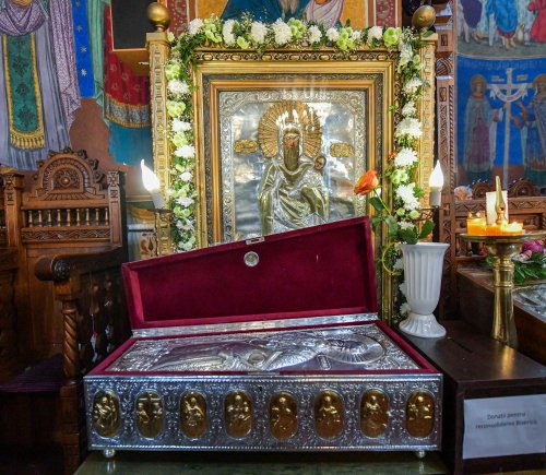 Sfântul Stelian Paflagonul, sărbătorit la biserica lui din București Poza 133368