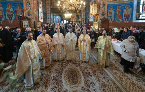 Sfântul Stelian Paflagonul, sărbătorit la biserica lui din București Poza 133371