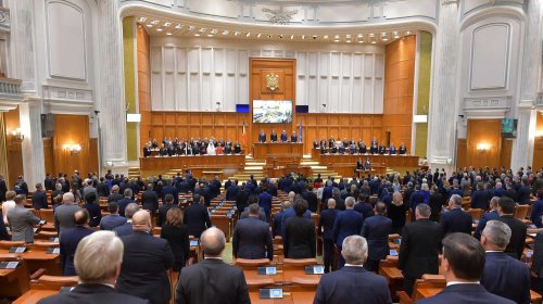 Şedinţa solemnă a Parlamentului României pentru Ziua Naţională Poza 133847