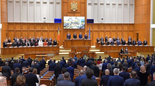 Şedinţa solemnă a Parlamentului României pentru Ziua Naţională Poza 133848