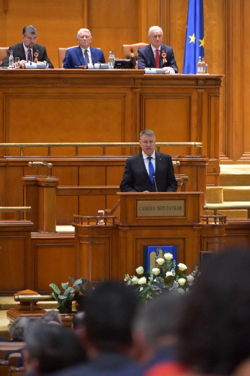 Şedinţa solemnă a Parlamentului României pentru Ziua Naţională Poza 133851