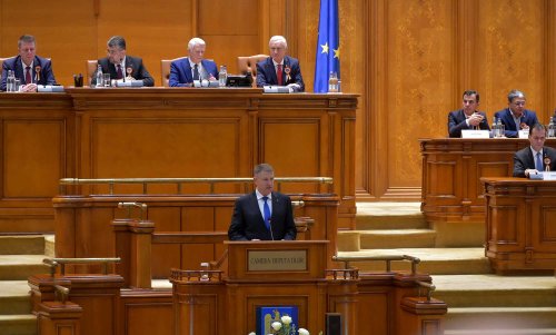 Şedinţa solemnă a Parlamentului României pentru Ziua Naţională Poza 133852