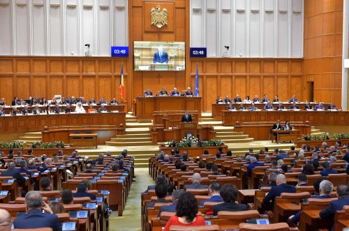 Şedinţa solemnă a Parlamentului României pentru Ziua Naţională Poza 133853