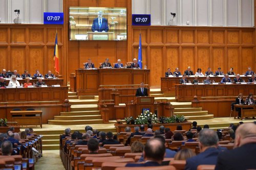 Şedinţa solemnă a Parlamentului României pentru Ziua Naţională Poza 133856