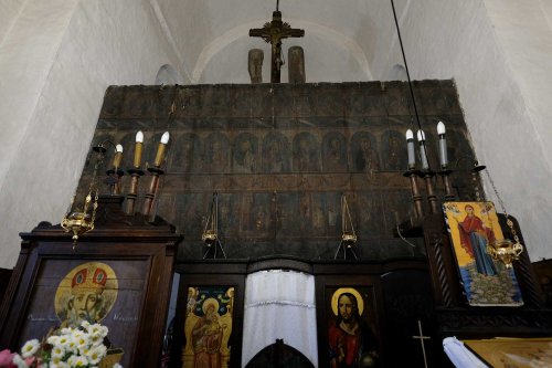 Lumina albului bisericii din Bălteni Poza 133966