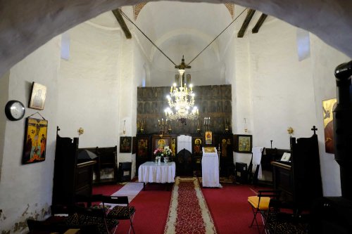 Lumina albului bisericii din Bălteni Poza 133969