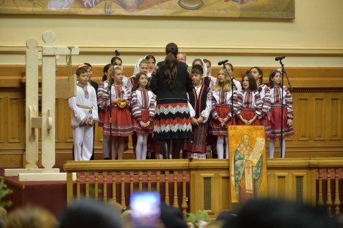 Spectacol susținut de copii, dedicat satului românesc Poza 134251