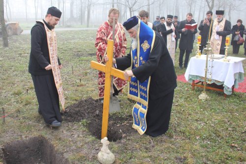 Piatră de temelie pentru o nouă biserică în Craiova Poza 134360