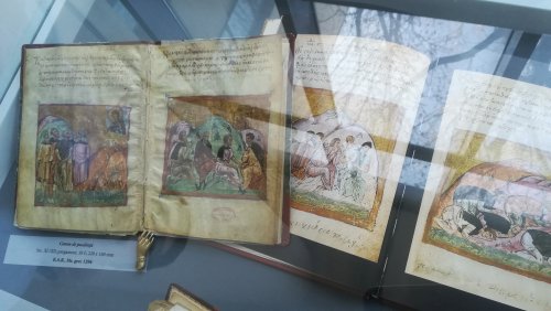 Manuscrise vechi expuse la Biblioteca Academiei Române  Poza 134692