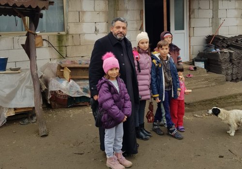 Sprijin pentru şapte copii  din localitatea doljeană Predeşti Poza 134650