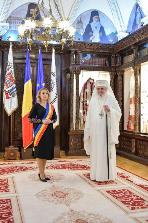 Patriarhul României a primit titlul de „Cetăţean de Onoare” al Municipiului Bucureşti Poza 134969