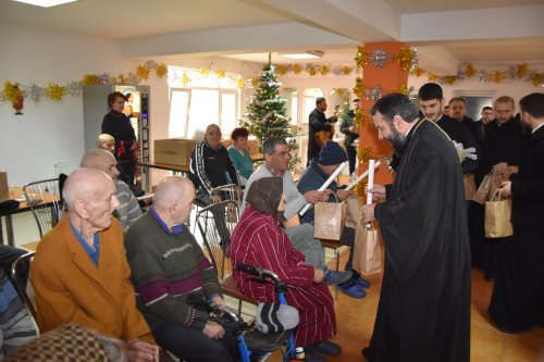 Bucuria Nașterii Domnului, vestită la centrele sociale din Caransebeș  Poza 134855
