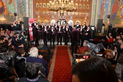 Corala „Armonia” a concertat în București Poza 134869