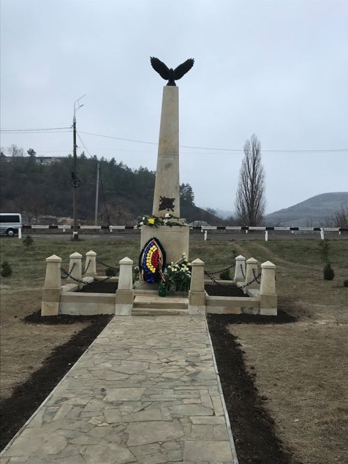 Monument al eroilor reconstruit în localitatea Rezina Poza 134866