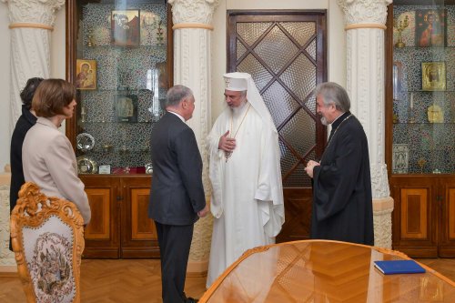 Noul ambasador al Statelor Unite ale Americii la Bucureşti, în vizită de prezentare la Patriarhia Română Poza 135585