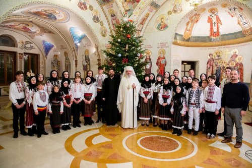 Patriarhul României a fost colindat la Reşedinţa Patriarhală Poza 135768