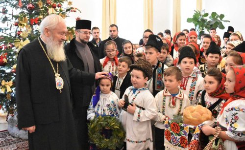 Vestea Naşterii Domnului adusă la Reşedinţa mitropolitană din Cluj-Napoca Poza 135707