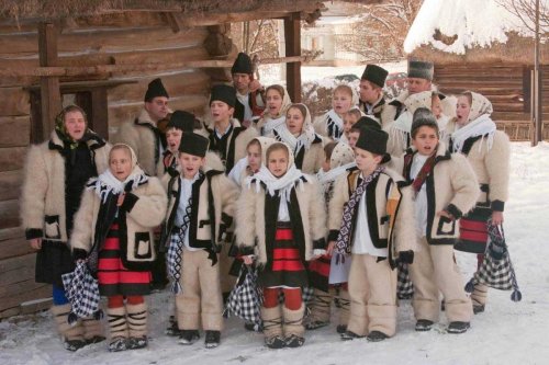 Colindele de origine populară în tradiția ortodoxă a poporului român Poza 135867