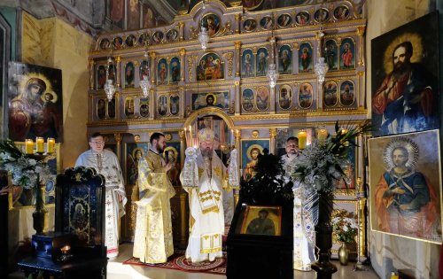 Sfânta Muceniţă Anastasia, sărbătorită la biserica sa din Capitală Poza 135884