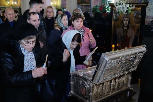 Sfânta Muceniţă Anastasia, sărbătorită la biserica sa din Capitală Poza 135894