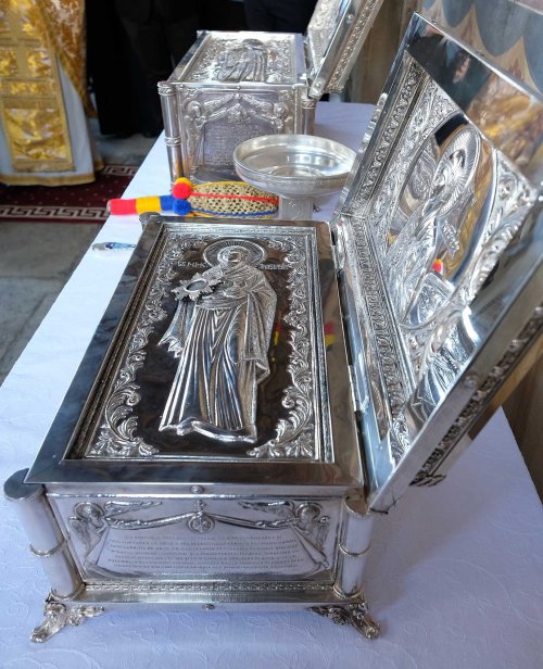 Sfânta Muceniţă Anastasia, sărbătorită la biserica sa din Capitală Poza 135901