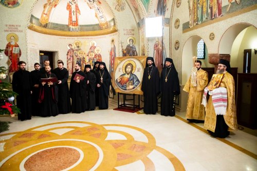 Procesiune cu icoana Naşterii Domnului la Reşedinţa Patriarhală Poza 135991