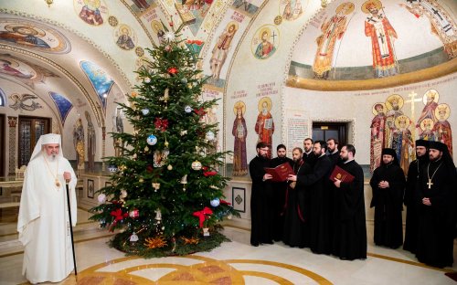Procesiune cu icoana Naşterii Domnului la Reşedinţa Patriarhală Poza 135995