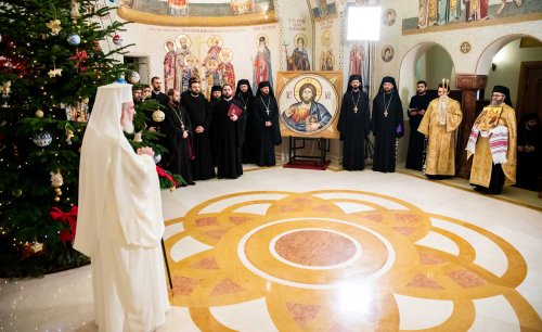 Procesiune cu icoana Naşterii Domnului la Reşedinţa Patriarhală Poza 135996