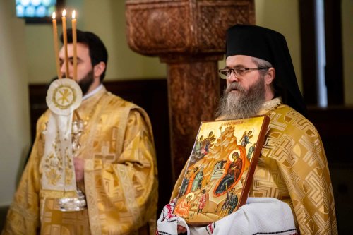 Procesiune cu icoana Naşterii Domnului la Reşedinţa Patriarhală Poza 136000