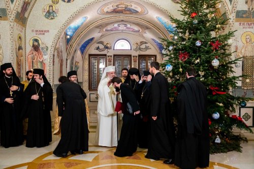 Procesiune cu icoana Naşterii Domnului la Reşedinţa Patriarhală Poza 136009