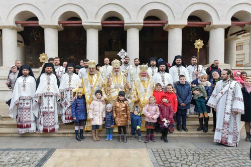 Sărbătoarea Nașterii Domnului la Catedrala Patriarhală Poza 136050