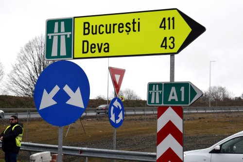 Se circulă pe lotul 3 al autostrăzii Lugoj - Deva Poza 136210